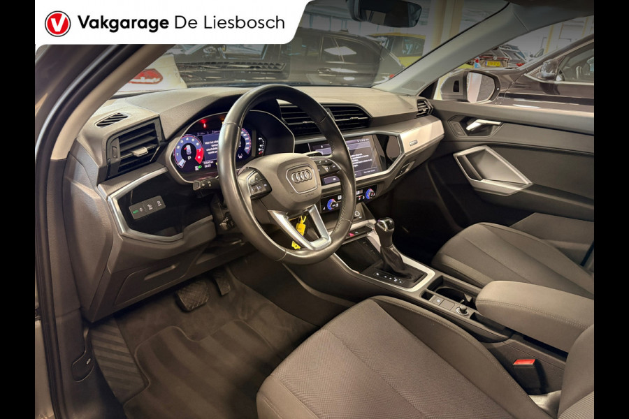 Audi Q3 35 TFSI Business Edition Automaat / pdc / cruise / car-play / stoelverwarming / trekhaak