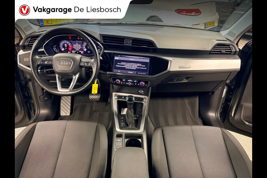 Audi Q3 35 TFSI Business Edition Automaat / pdc / cruise / car-play / stoelverwarming / trekhaak