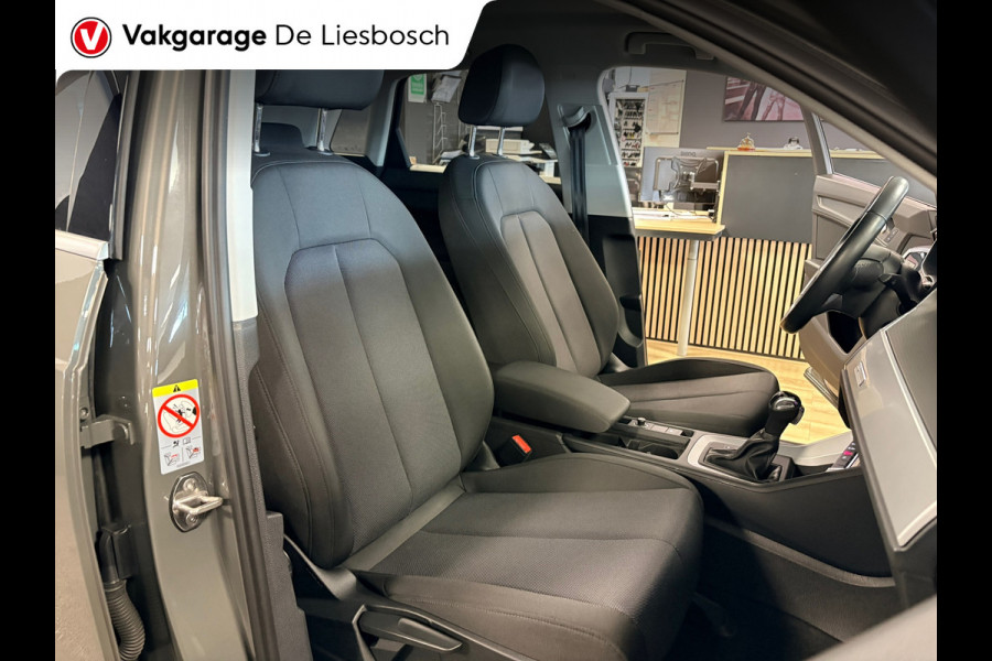 Audi Q3 35 TFSI Business Edition Automaat / pdc / cruise / car-play / stoelverwarming / trekhaak