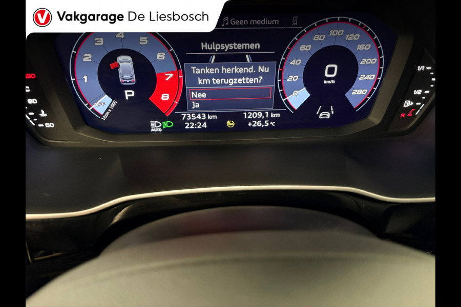 Audi Q3 35 TFSI Business Edition Automaat / pdc / cruise / car-play / stoelverwarming / trekhaak