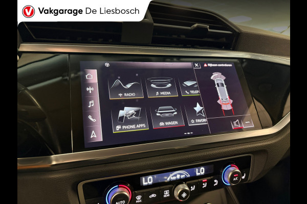 Audi Q3 35 TFSI Business Edition Automaat / pdc / cruise / car-play / stoelverwarming / trekhaak