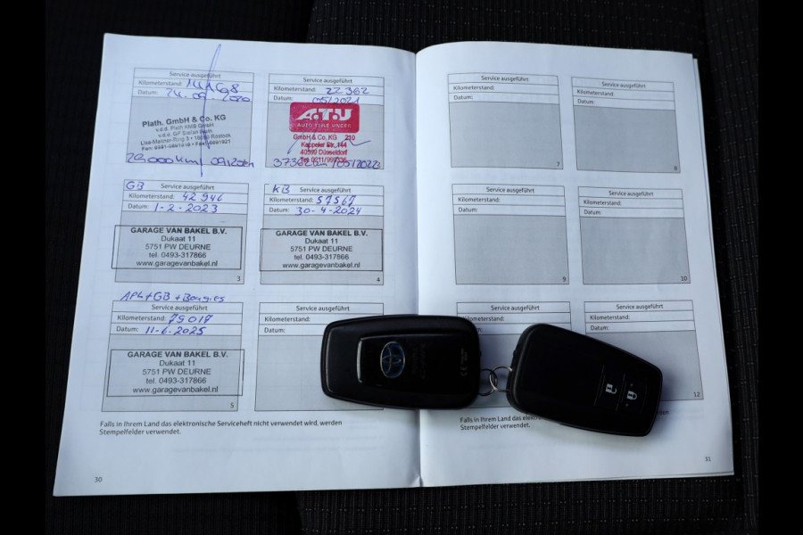 Toyota C-HR 1.8 Hybrid Style | Park-Assist | Stuurwielverwarming | Trekhaak