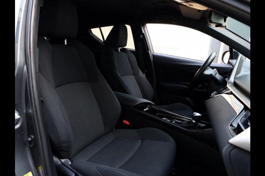 Toyota C-HR 1.8 Hybrid Style | Park-Assist | Stuurwielverwarming | Trekhaak