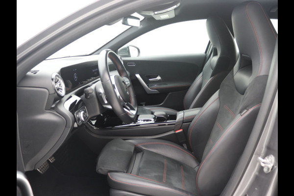 Mercedes-Benz A-Klasse 220 AMG Camera, Carplay, Sfeerverlichting, Stoelverwarming