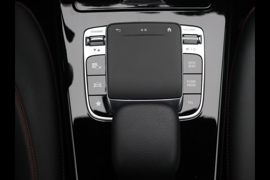 Mercedes-Benz A-Klasse 220 AMG Camera, Carplay, Sfeerverlichting, Stoelverwarming