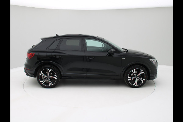 Audi Q3 35 TFSI S edition Competition Pano, ACC, Camera, Carplay