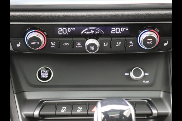 Audi Q3 35 TFSI S edition Competition Pano, ACC, Camera, Carplay