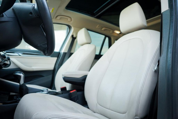 BMW X1 xDrive25e High Executive Edition / Pano / Leder / Harman Kardon / Camera / Adaptive Cruise