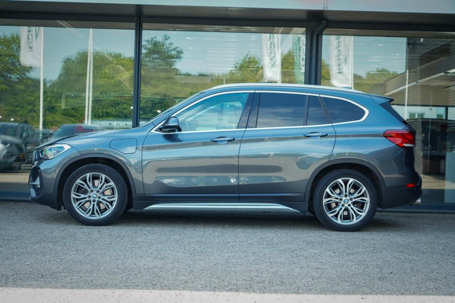 BMW X1 xDrive25e High Executive Edition / Pano / Leder / Harman Kardon / Camera / Adaptive Cruise