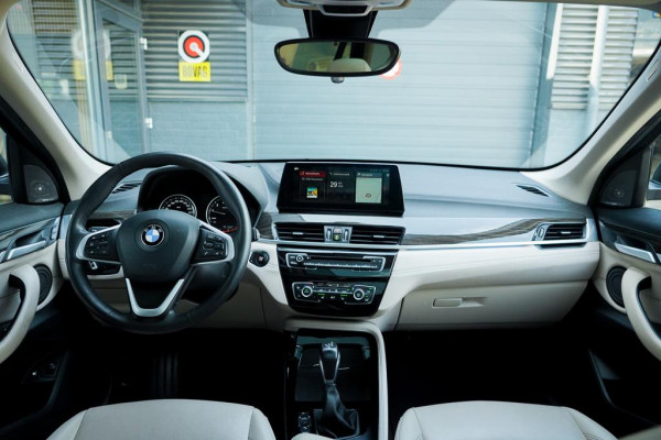 BMW X1 xDrive25e High Executive Edition / Pano / Leder / Harman Kardon / Camera / Adaptive Cruise