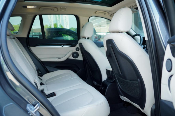 BMW X1 xDrive25e High Executive Edition / Pano / Leder / Harman Kardon / Camera / Adaptive Cruise