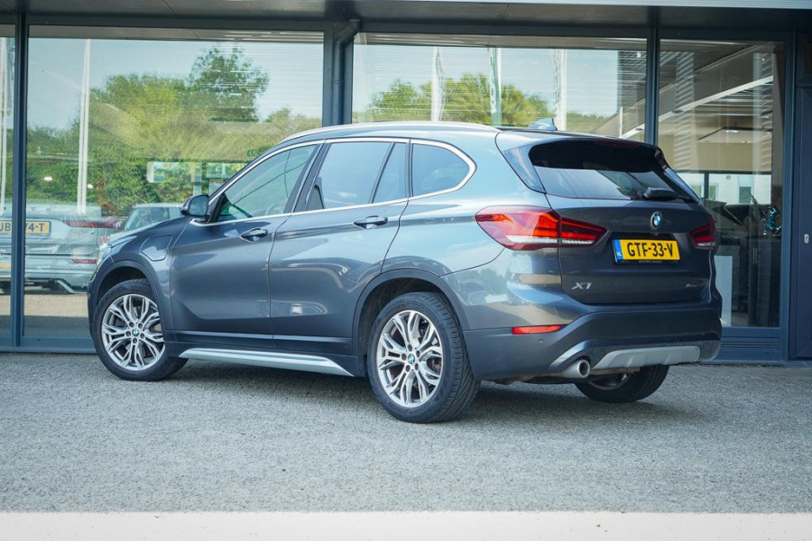 BMW X1 xDrive25e High Executive Edition / Pano / Leder / Harman Kardon / Camera / Adaptive Cruise