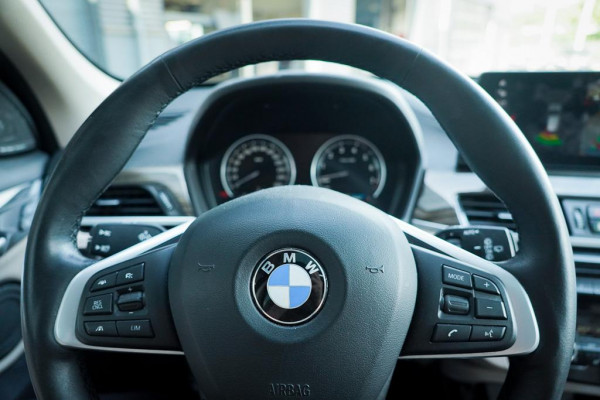 BMW X1 xDrive25e High Executive Edition / Pano / Leder / Harman Kardon / Camera / Adaptive Cruise