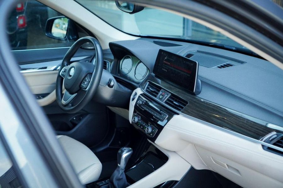 BMW X1 xDrive25e High Executive Edition / Pano / Leder / Harman Kardon / Camera / Adaptive Cruise