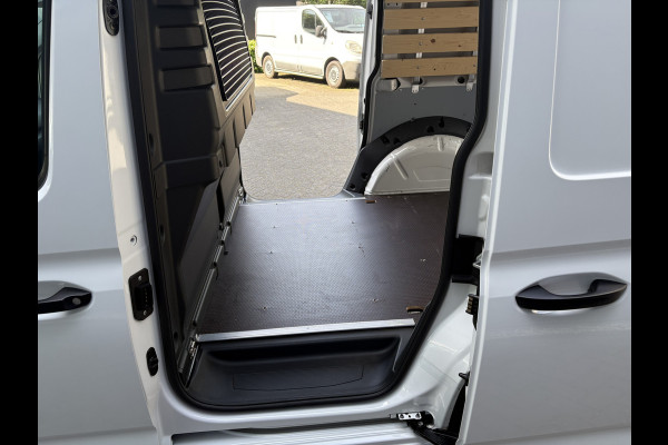 Volkswagen Caddy Cargo 2.0 TDI Airco - Apple carplay - Navigatie - Parkeersensor achter - Zijschuifdeur rechts - Tussenschot volledig - Cruise control - Mistlampen - Bluetooth - Stuur multifunctioneel - Elektrische ramen - Start/stop systeem