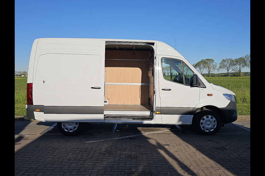 Mercedes-Benz Sprinter 317 L2H2 Pro Mbux10 Euro6 Airco Automaat Facelift Navi BPM-Vrij 170Pk Euro6 Camera! L2H2 Mbux RWD Euro6 Airco Automaat Facelift Navi BPM-Vrij 170Pk Euro6 Camera