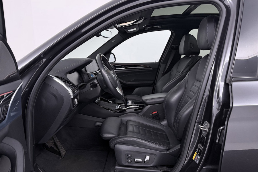 BMW iX3 High Executive 80 kWh M-pakket 98% SoH (1e eigenaar, NL-auto, Dealer OnderH, Panoramadak, Navi Pro, Leder, StoelV, Etc)