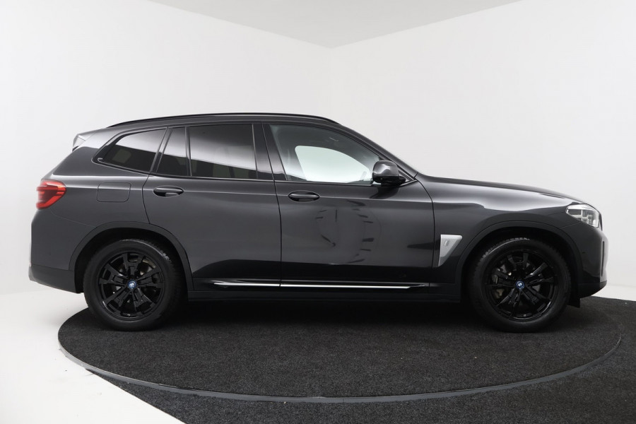 BMW iX3 High Executive 80 kWh M-pakket 98% SoH (1e eigenaar, NL-auto, Dealer OnderH, Panoramadak, Navi Pro, Leder, StoelV, Etc)