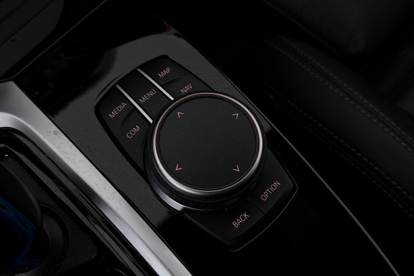 BMW iX3 High Executive 80 kWh M-pakket 98% SoH (1e eigenaar, NL-auto, Dealer OnderH, Panoramadak, Navi Pro, Leder, StoelV, Etc)
