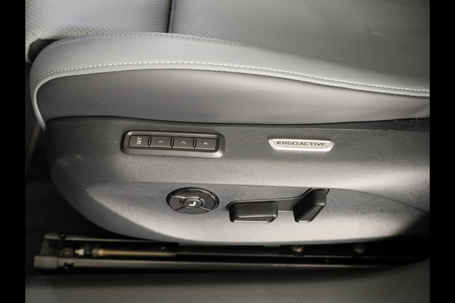 Volkswagen Passat Variant Elegance Business 1.5 eHybrid 150 kW / 204 pk Panoramaschuif/kanteldak, Lederen interieur, Stoelventilatie en massage