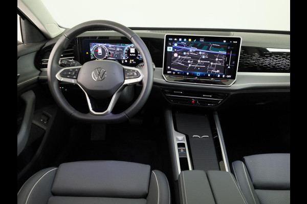 Volkswagen Passat Variant Elegance Business 1.5 eHybrid 150 kW / 204 pk Panoramaschuif/kanteldak, Lederen interieur, Stoelventilatie en massage