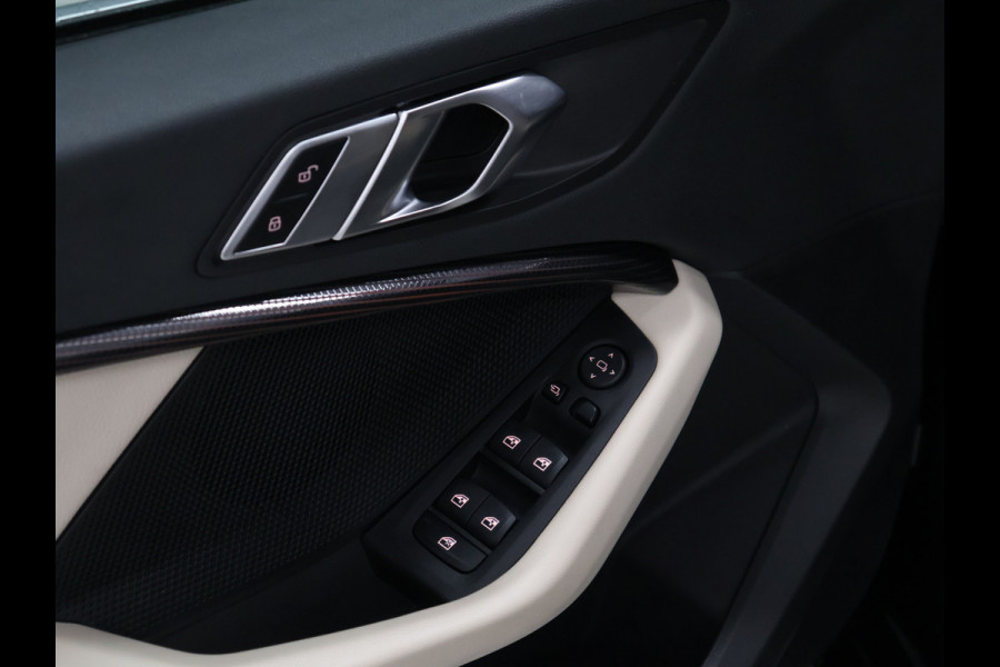 BMW 2 Serie Gran Coupé 218i M Sport [APPLE CARPLAY, ANDROID, CAMERA, CRUISE CONTROL, DIGITAL DASH, PDC V+A, VOL LEDER, NAVIGATIE, NIEUWSTAAT]