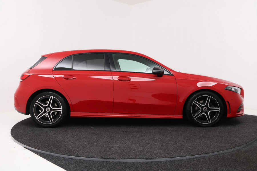 Mercedes-Benz A-Klasse 200 Business Solution AMG Night Pakket (NL-auto, Goed OndH, Camera, Navi, StoelV, PDC V+A, Etc)