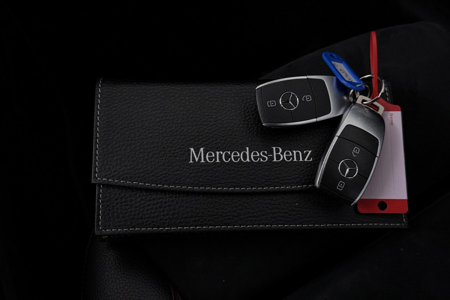 Mercedes-Benz A-Klasse 200 Business Solution AMG Night Pakket (NL-auto, Goed OndH, Camera, Navi, StoelV, PDC V+A, Etc)