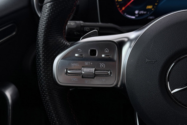 Mercedes-Benz A-Klasse 200 Business Solution AMG Night Pakket (NL-auto, Goed OndH, Camera, Navi, StoelV, PDC V+A, Etc)