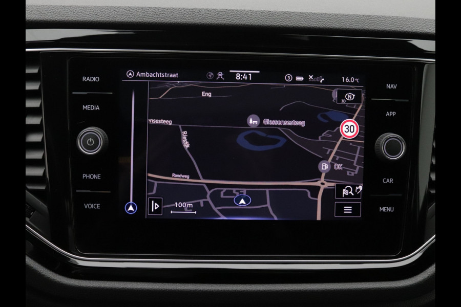 Volkswagen T-Roc 1.5 TSI Sport Pano, Trekhaak, Camera, Stoelverwarming