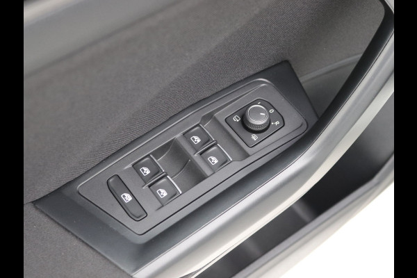 Volkswagen T-Roc 1.5 TSI Sport Pano, Trekhaak, Camera, Stoelverwarming