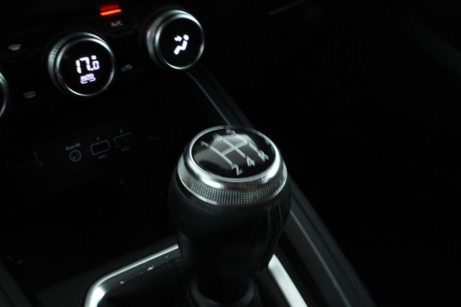 Renault Clio 1.0 TCe Intens 5 Deurs, Editon 1, Uniek! Navi