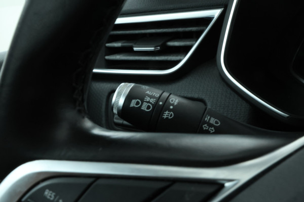 Renault Clio 1.0 TCe Intens 5 Deurs, Editon 1, Uniek! Navi