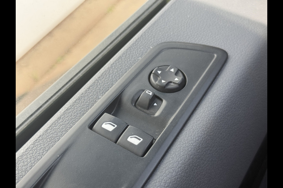 Fiat Scudo 144PK 2.0 Automaat L2H1 Climate Control Cruise Control Trekhaak Carplay Camera Navigatie Parkeersensoren