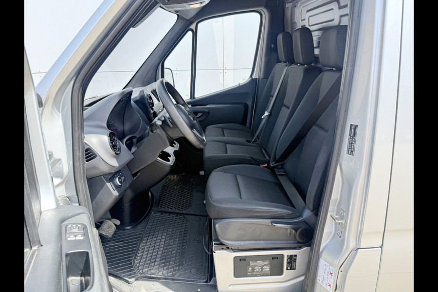 Mercedes-Benz Sprinter 215 1.9 CDI Automaat L2H2 Climate Control Camera Carplay Parkeersensoren v+a
