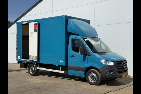 Mercedes-Benz Sprinter 315 1.9 CDI Automaat Laadklep Zijdeur Climate Control Cruise Control Camera Koffer Bakwagen Meubelbak