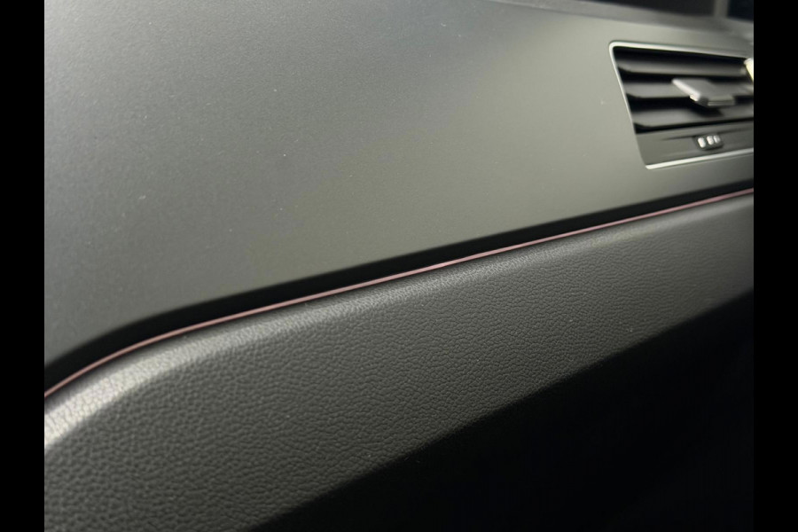 Volkswagen Taigo 1.0 TSI R-Line Pano CarPlay IQ Light