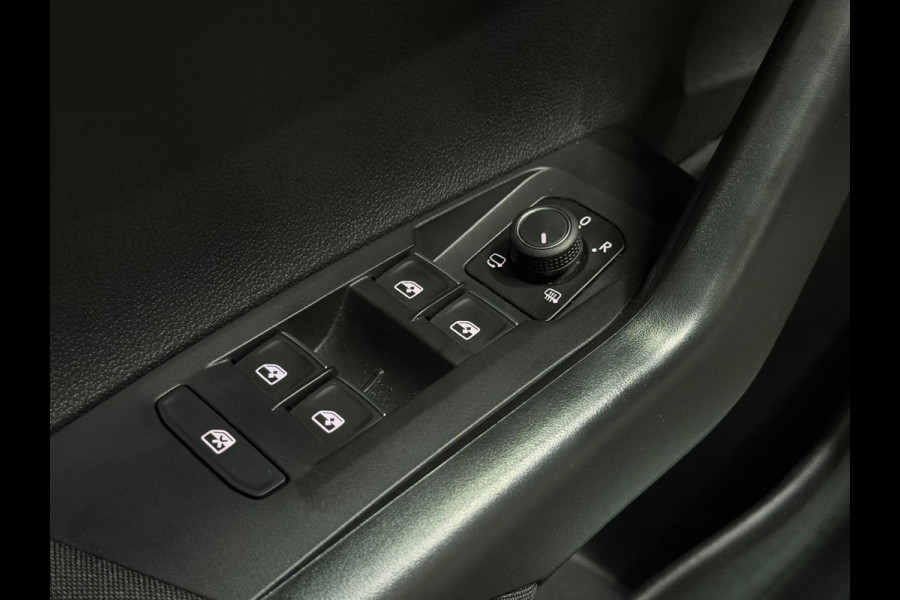 Volkswagen Taigo 1.0 TSI R-Line Pano CarPlay IQ Light
