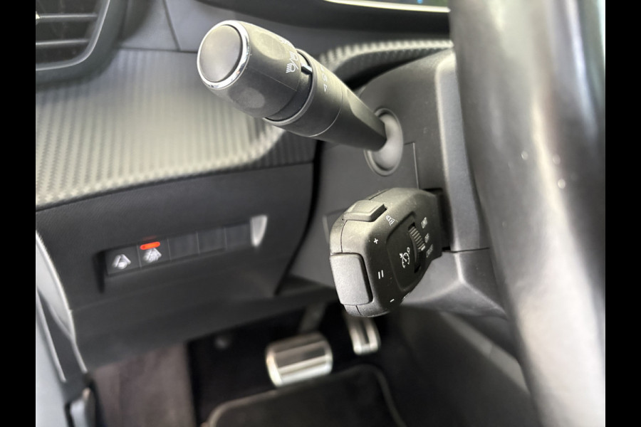Peugeot e-208 EV GT Pack 50 kWh Achteruitrijcamera - Apple carplay - Airco - Parkeersensoren - Navigatie - Licht metalen velgen 17 inch - Bluetooth - Led verlichting - Dodehoek detectie - keyless start/ entry - Extra getint - Elektrische ramen - Radio - Stuur leder - Stuur multifunctioneel - Cruise control