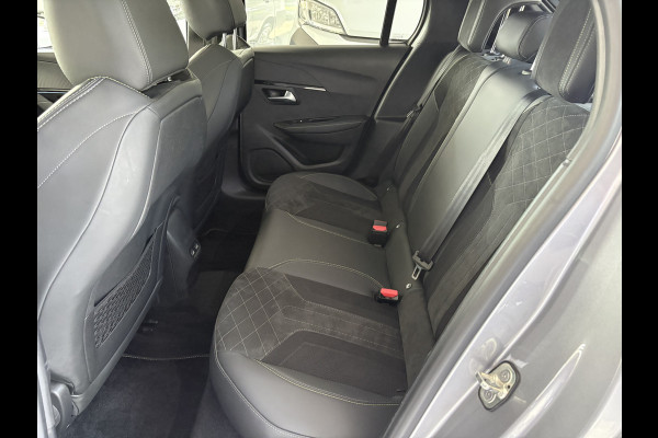 Peugeot e-208 EV GT Pack 50 kWh Achteruitrijcamera - Apple carplay - Airco - Parkeersensoren - Navigatie - Licht metalen velgen 17 inch - Bluetooth - Led verlichting - Dodehoek detectie - keyless start/ entry - Extra getint - Elektrische ramen - Radio - Stuur leder - Stuur multifunctioneel - Cruise control