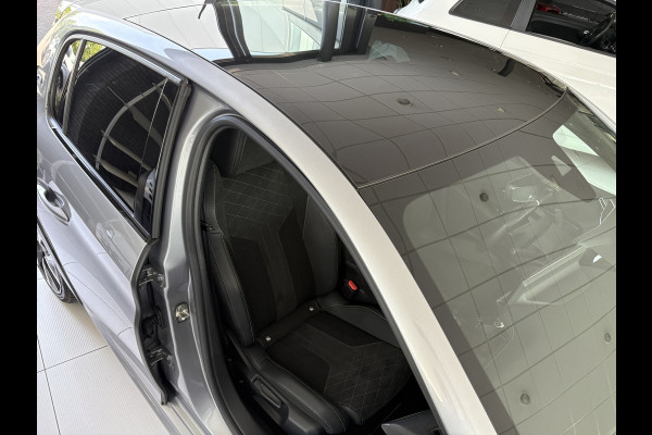 Peugeot e-208 EV GT Pack 50 kWh Achteruitrijcamera - Apple carplay - Airco - Parkeersensoren - Navigatie - Licht metalen velgen 17 inch - Bluetooth - Led verlichting - Dodehoek detectie - keyless start/ entry - Extra getint - Elektrische ramen - Radio - Stuur leder - Stuur multifunctioneel - Cruise control