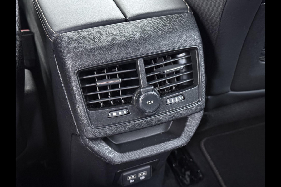 Peugeot 3008 1.6 HYbrid 225 GT PHEV | BLACK PACK | 19 INCH | ELEKTRISCHE KOFFERBAK | FOCAL AUDIO | ACHTERUITRIJCAMERA MET 180° VIEW | STOELVERWARMING | ALCANTARA | RIJKLAAR GELEVERD MET 12 MND BOVAG GARANTIE |