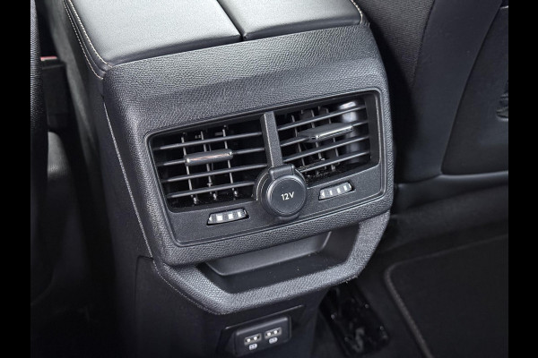 Peugeot 3008 1.6 HYbrid 225 GT PHEV | BLACK PACK | 19 INCH | ELEKTRISCHE KOFFERBAK | FOCAL AUDIO | ACHTERUITRIJCAMERA MET 180° VIEW | STOELVERWARMING | ALCANTARA | RIJKLAAR GELEVERD MET 12 MND BOVAG GARANTIE |
