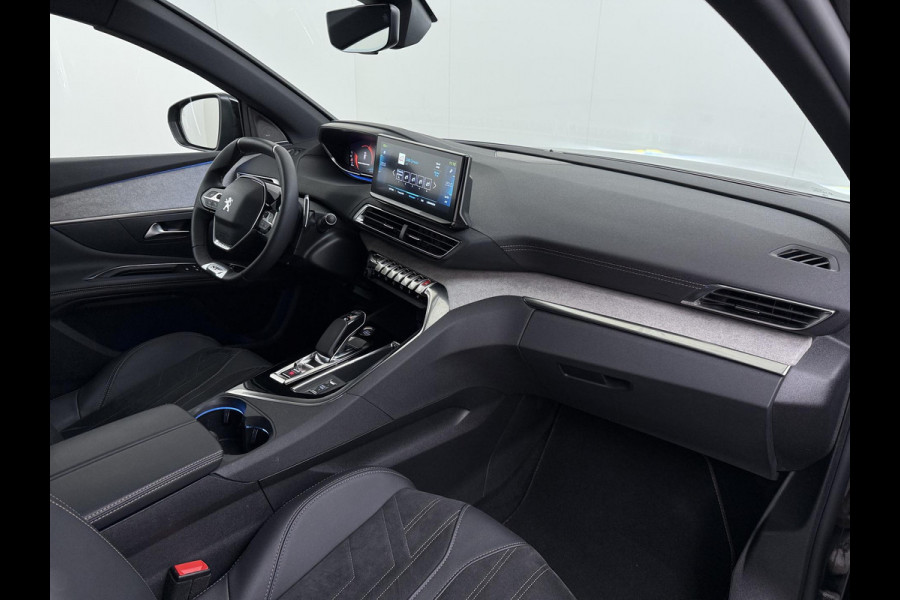 Peugeot 3008 1.6 HYbrid 225 GT PHEV | BLACK PACK | 19 INCH | ELEKTRISCHE KOFFERBAK | FOCAL AUDIO | ACHTERUITRIJCAMERA MET 180° VIEW | STOELVERWARMING | ALCANTARA | RIJKLAAR GELEVERD MET 12 MND BOVAG GARANTIE |