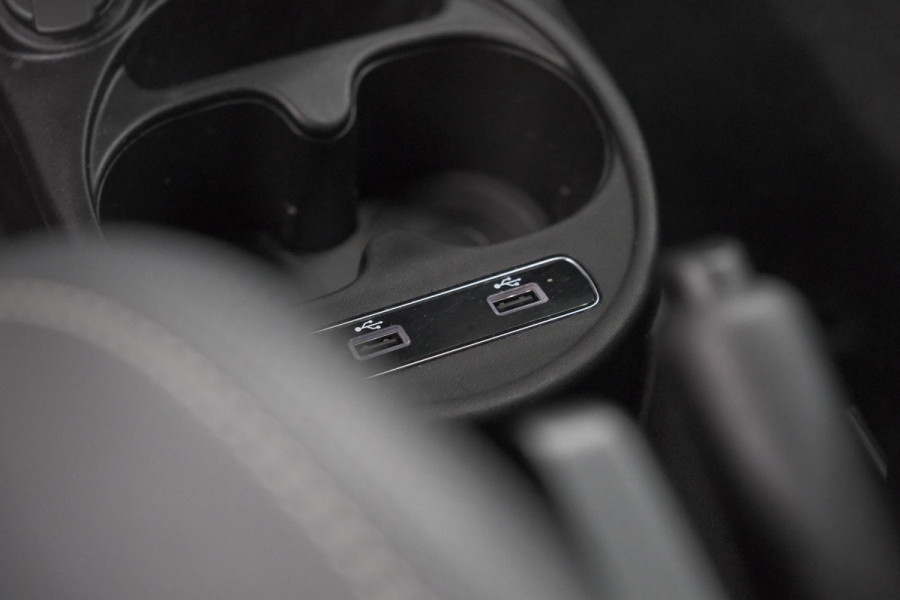 Fiat 500 1.0 Hybrid Dolcevita Apple Carplay | Parkeersensoren | Climate Control