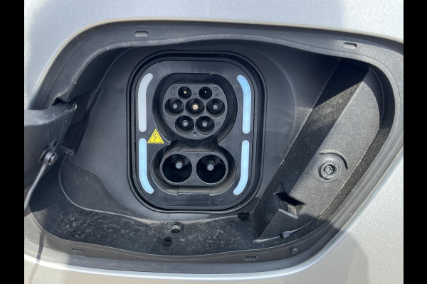 MG Mg4 electric Luxury 64 kWh SOH 95% | 7.000KM! |360 CAMERA| 7 JAAR MG GARANTIE T/M 04-2031| ELEK. STOEL| DODE HOEK SENSOR| STOEL + STUURVERWARMING| ADAPTIVE CRUISE CONTROL