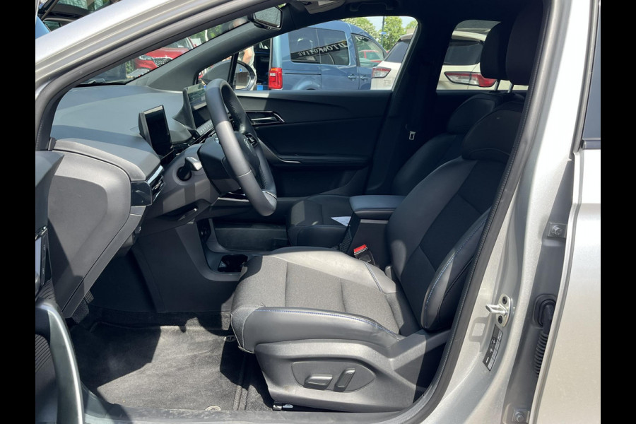 MG Mg4 electric Luxury 64 kWh SOH 95% | 7.000KM! |360 CAMERA| 7 JAAR MG GARANTIE T/M 04-2031| ELEK. STOEL| DODE HOEK SENSOR| STOEL + STUURVERWARMING| ADAPTIVE CRUISE CONTROL