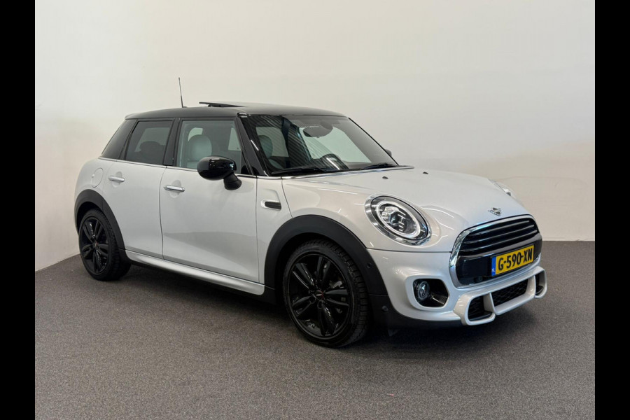 MINI 5-deurs 1.5 Cooper John Cooper Works Pakket Automaat Panoramadak Navigatie Camera Parkeersensoren Cruise Control Full Led Stoelverwarming Leder Climate Control Lichtmetalen velgen