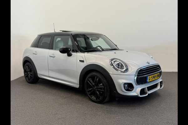 MINI 5-deurs 1.5 Cooper John Cooper Works Pakket Automaat Panoramadak Navigatie Camera Parkeersensoren Cruise Control Full Led Stoelverwarming Leder Climate Control Lichtmetalen velgen