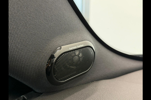 MINI 5-deurs 1.5 Cooper John Cooper Works Pakket Automaat Panoramadak Navigatie Camera Parkeersensoren Cruise Control Full Led Stoelverwarming Leder Climate Control Lichtmetalen velgen